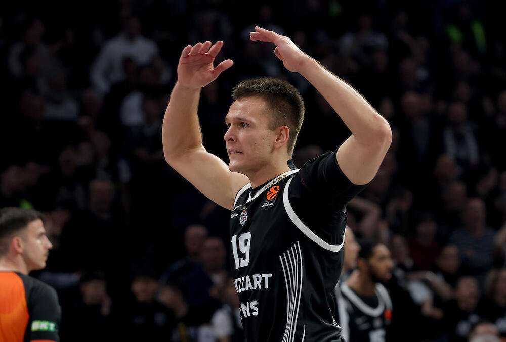 Partizan se namučio, ali slavio u Užicu: Sloboda pokazala agresivnost, Lakiću rabijena arkada