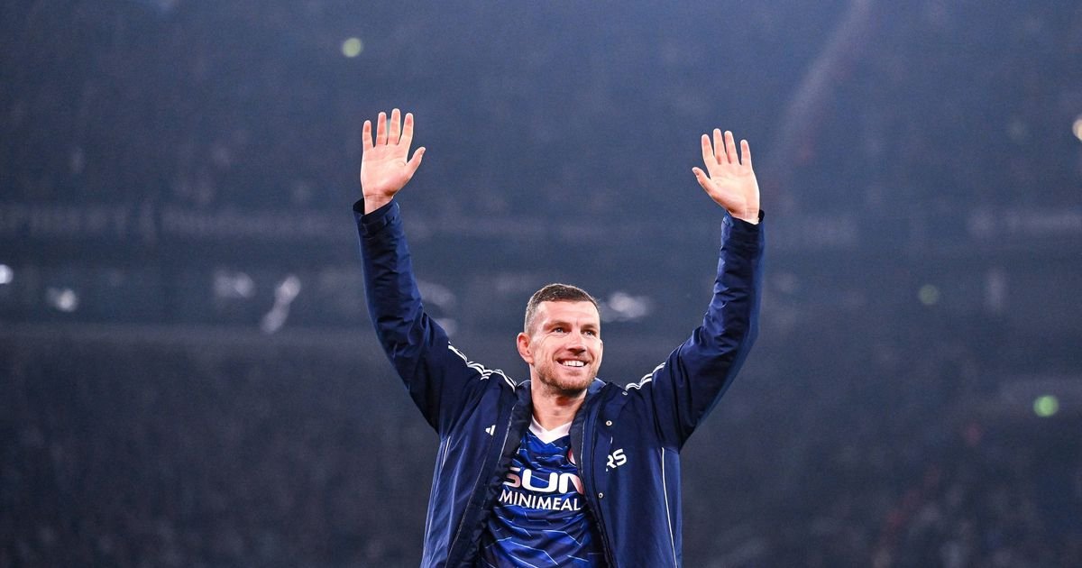 Edin Džeko i Šalke se vratili u Bundesligu! Velikan posle tri godine ponovo u eliti