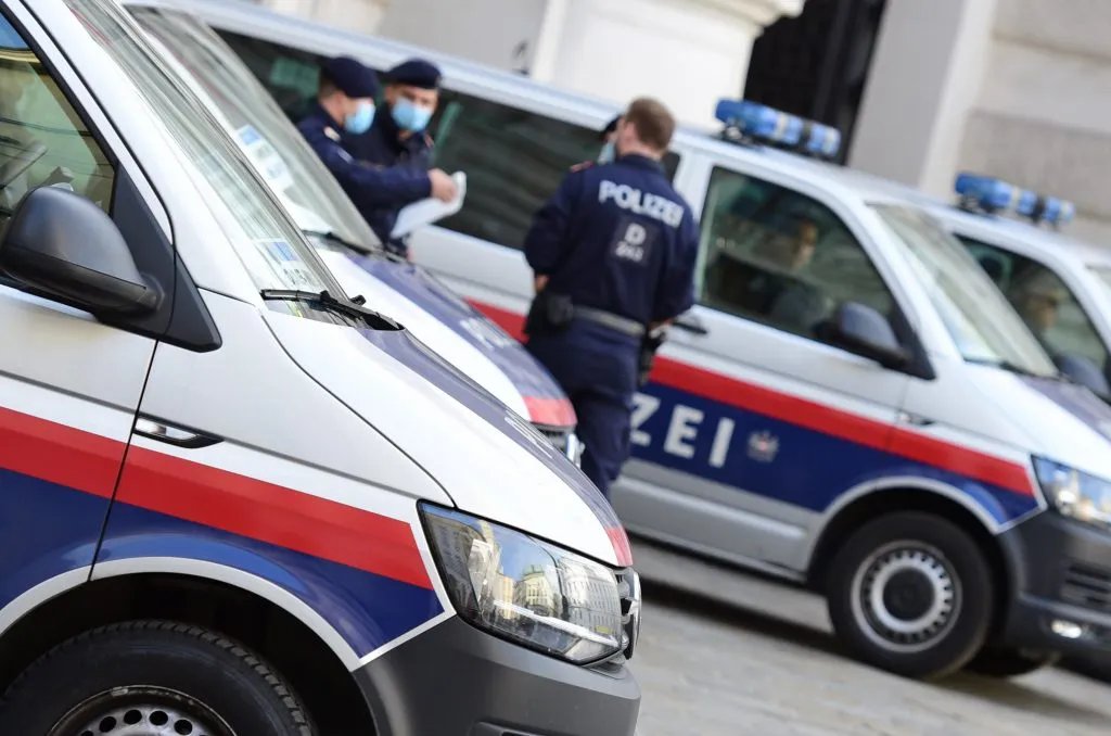 Velika akcija austrijske policije: Muškarac uhapšen zbog trovanja kašica za bebe, pronađene širom Evrope, za jednom teglicom se još traga