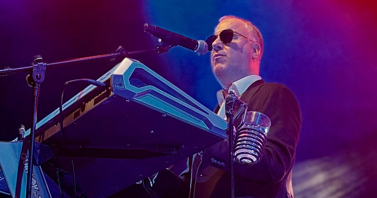 Saša Matić nakratko zaustavio koncert u Osijeku: Emotivni trenutak zbog kog su mnogima zasuzile oči