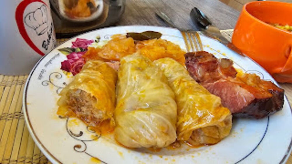 Bake uvek dodaju jedan sastojak u sarmu: Domaćice, odmah zapisujte ovaj recept, lako se motaju - još brže pojedu