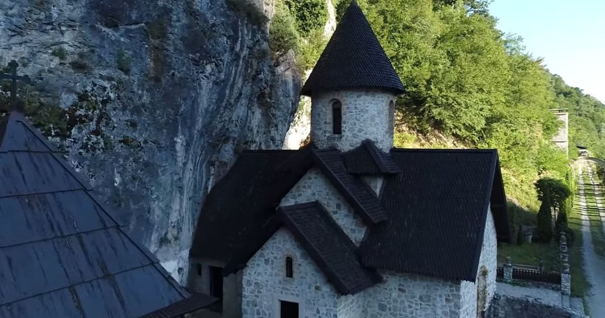 Drugi "Ostrog" na granici Srbije i Crne Gore: Svetinja za koju se veruje da leči i spaja vere