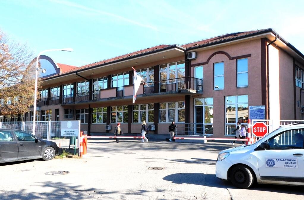 SPECIJALIZACIJE ZAVRŠILO JOŠ TROJE LEKARA: Jačanje stručnog kadra u Zdravstvenom centru Loznica