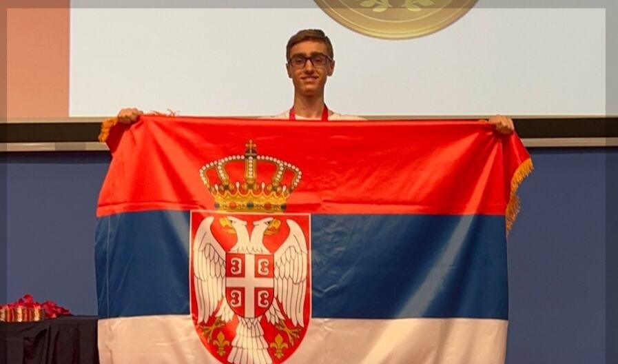 SRBIJI NA PONOS! Medalje odavno ne broji! Upoznajte Andreja, maturanta Matematičke gimnazije sa svetskim uspehom, studiraće na čuvenom MIT u Bostonu (FOTO)