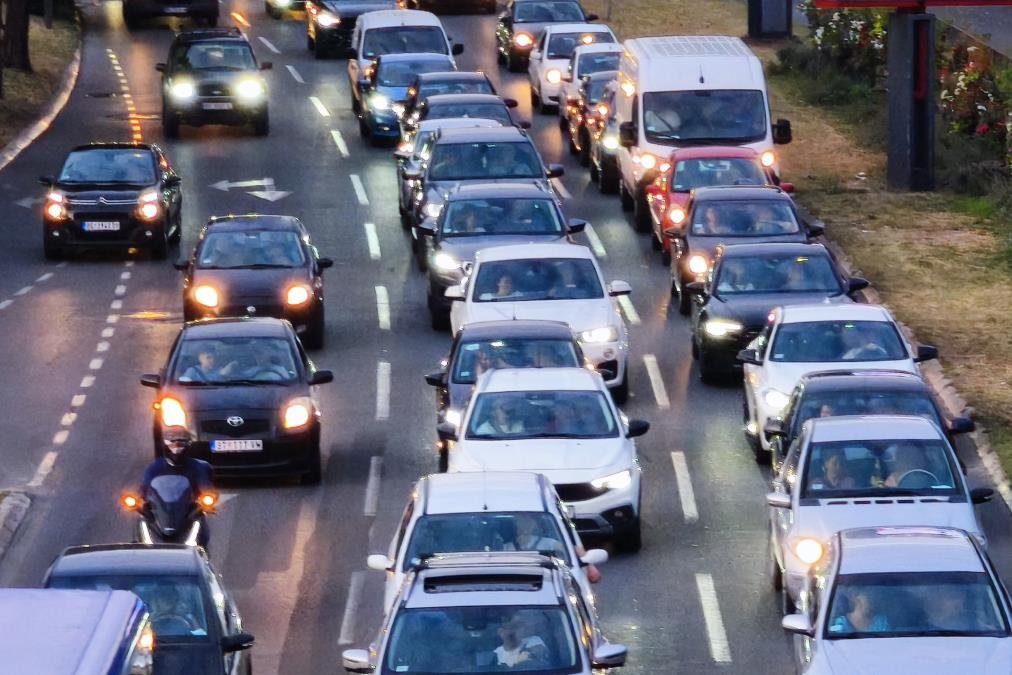 Na putevima u ovom delu Srbije stvaraju se kilometarske kolone! Saobraćajne mape šalju apel vozačima, ovo su najkritičnije tačke