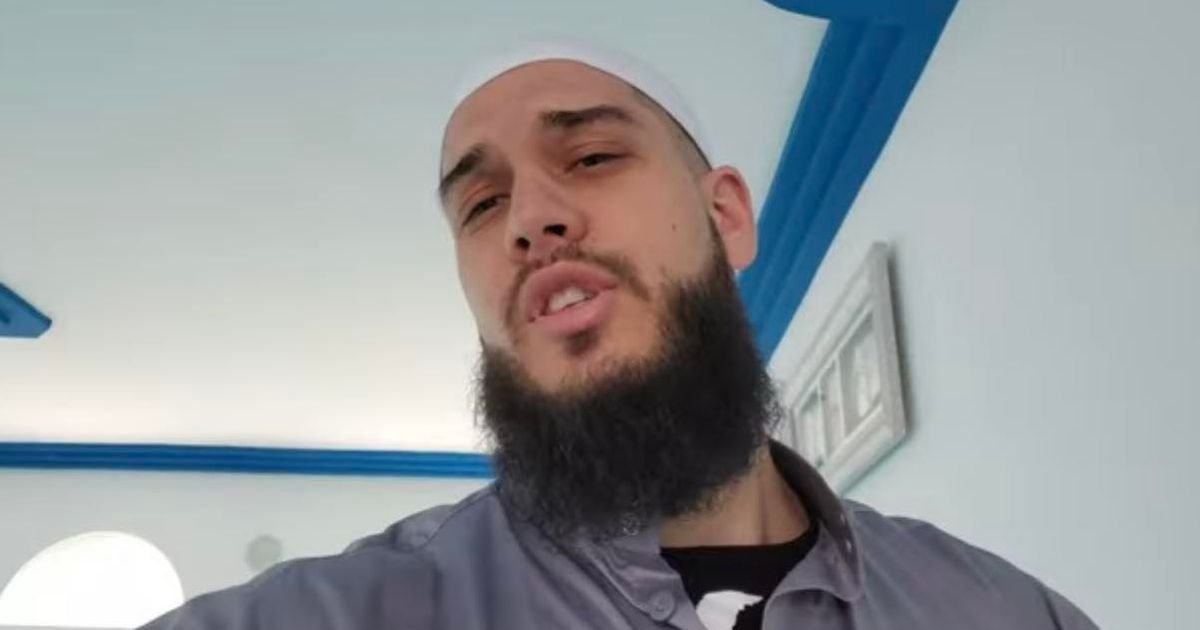 "Zbog prelaska u islam sam dobijao pretnje smrću": Dejan Dragojević promenio veru, ovako je devojka reagovala