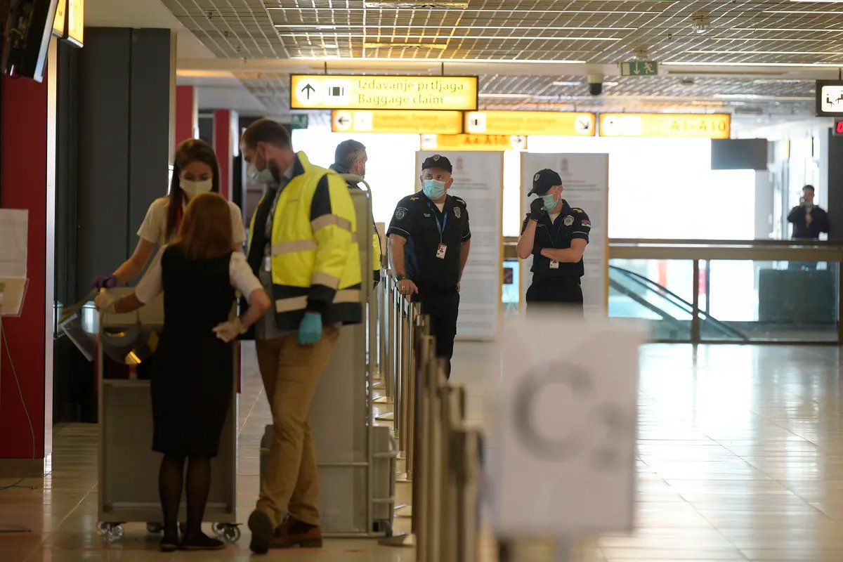 MUP: Uhapšen državljanin Kine jer je ponudio mito policajcu na beogradskom aerodromu