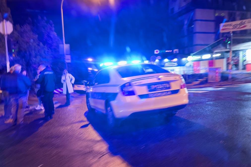 MUŠKARCA (43) TUKLI, IZBOLI, PA MU BAKLJAMA PALILI TELO: Brutalan napad na Umci, čovek zadobio teške povrede! Policija traga za napadačima