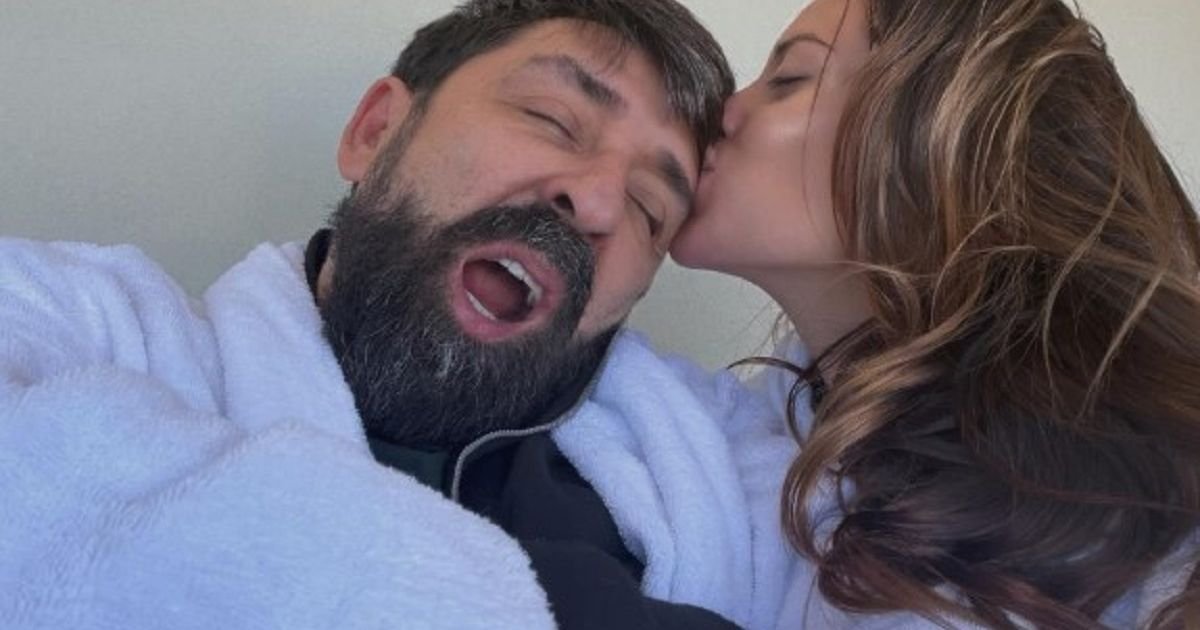 "Puno prešao, ali  je očuvan": Mina Naumović podelila sliku sa Ognjenom - pokazala svoj primerak