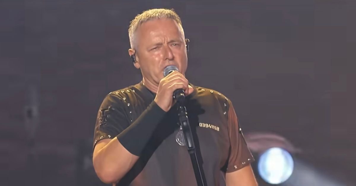 "Danas mnogi veruju da je Tompson bolji od Laibacha. Uzgred - zar i Tompson zapravo nije srpskog porekla?"