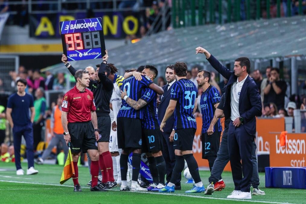 INTER JE ŠAMPION ITALIJE! Napoli predao krunu "neroazurima", veliko slavlje na Meaci!