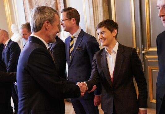 "VELIKA MI JE ČAST" Brnabić gošća kralja Danske Frederika Desetog: Hvala Vam na srdačnom gostoprimstvu i divnom prijemu (FOTO)