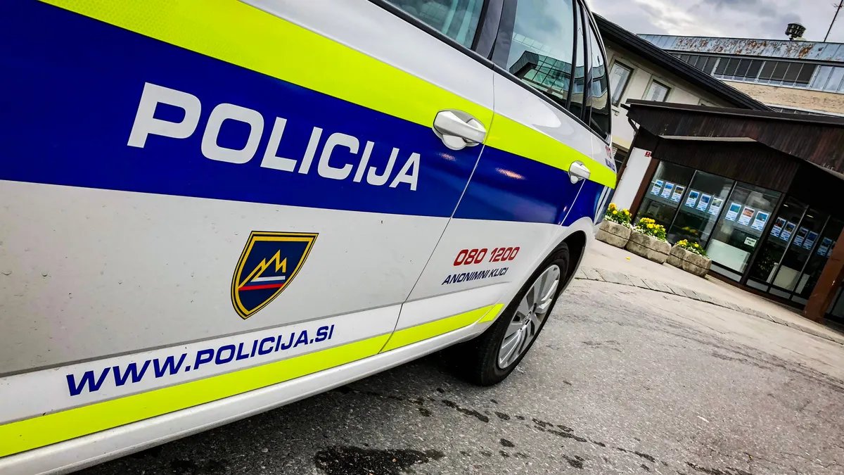 Teška saobraćajna nesreća u Sloveniji: U lančanom sudaru povređeno osam osoba, od kojih tri teško VIDEO