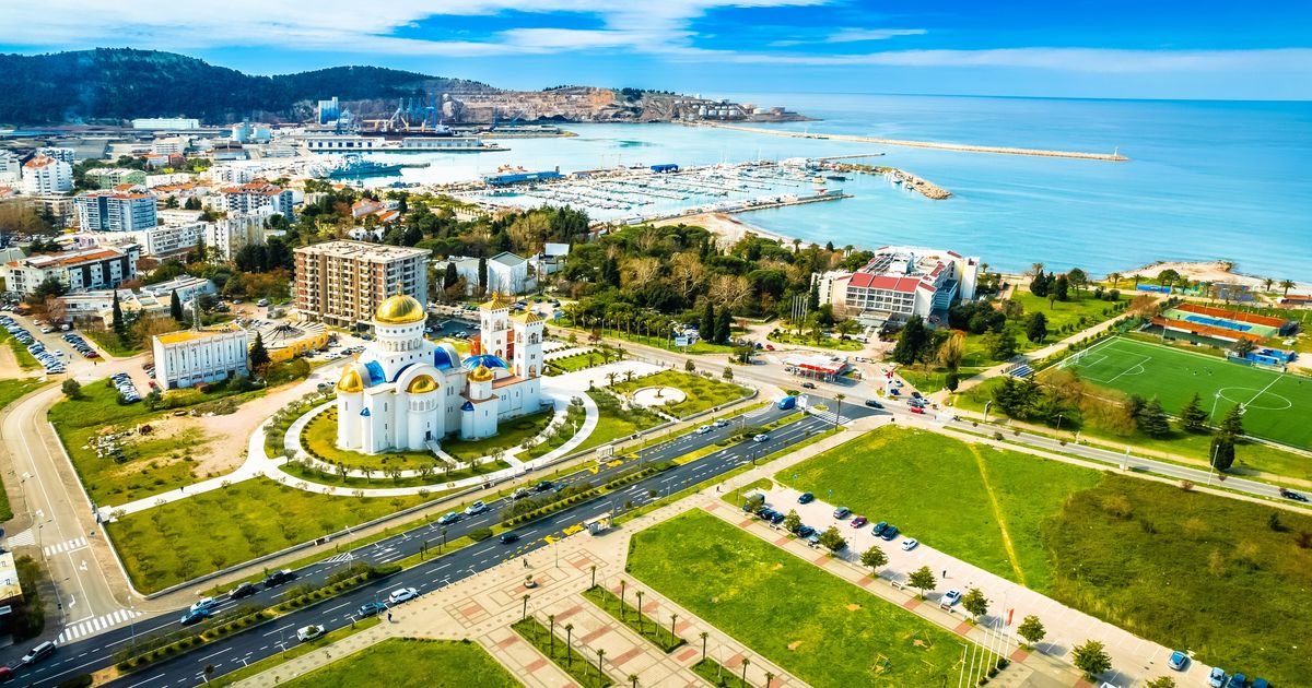 Biznismen sa Kosova oštetio državu za milione: Bespravno gradio objekte i preorao crnogorsku obalu
