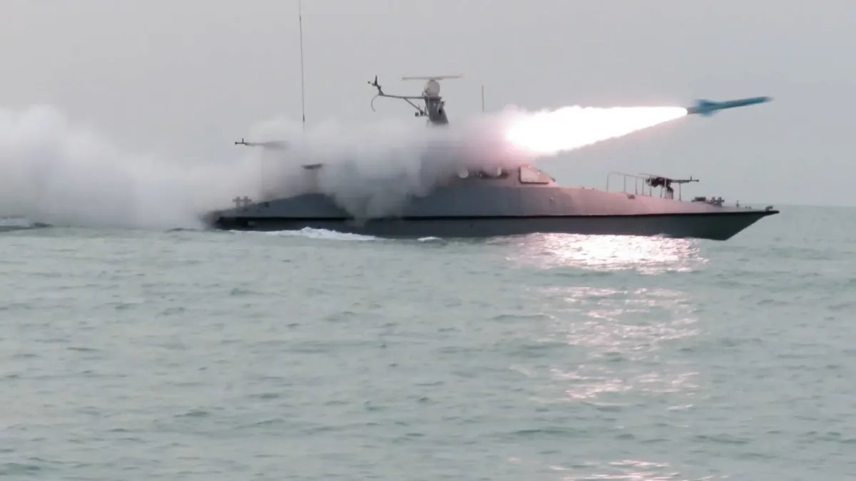 Raste tenzija: Iran zapretio da će gađati američku vojsku u Ormuskom moreuzu