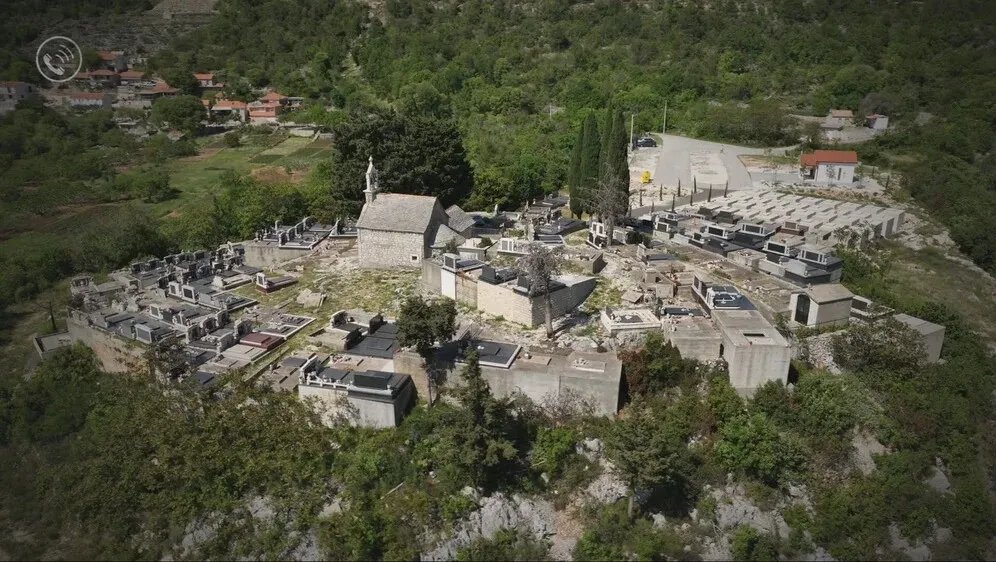 Neverovatna priča iz Dalmacije: Na tuđoj zemlji izgradio mrtvačnicu i grobnice, koje je naplaćivao 10.000 evra