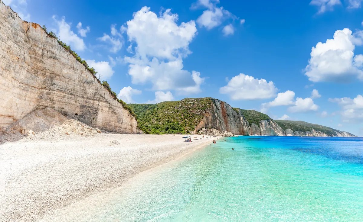 Plaža sa belim peskom u Grčkoj proglašena je najboljom u Evropi za 2026.