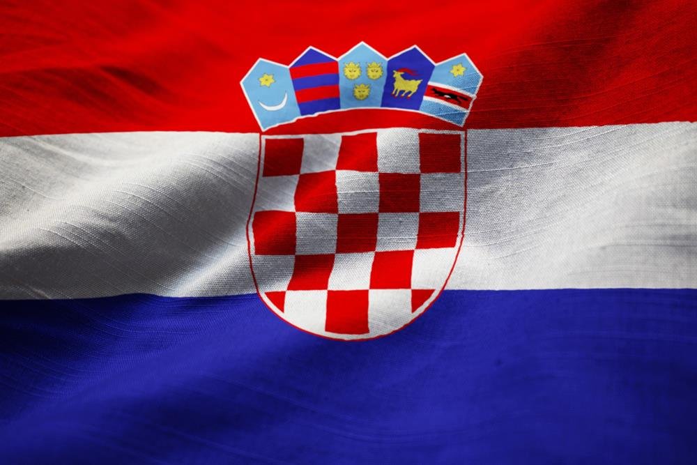 MLADIĆ PROTERAN IZ HRVATSKE! Na balkonu u Istri mahao zastavom Republike Srpske!