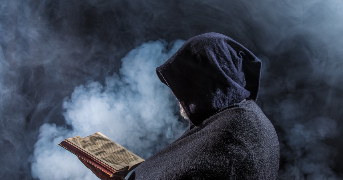 Francuska: Gradonačelnik optužen za silovanje i vođenje kulta!