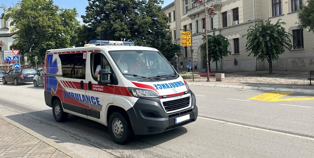 Teška saobraćajka u Novom Sadu: Automobil udario devojčicu!