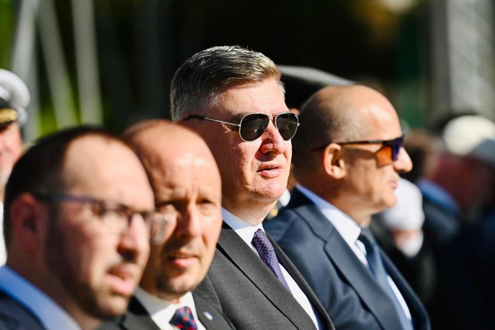 MILANOVIĆ UDARIO NA HRVATSKU VLADU: "Ulazak američkog ratnog broda u Dubrovnik je PROTIVUSTAVAN, ako se nešto dogodi, Plenković će biti odgovoran"