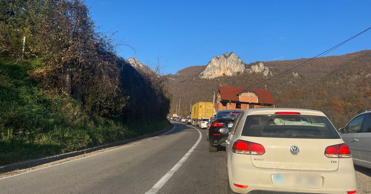 Najnovije vesti sa graničnih prelaza: Ovde vozila čekaju sat vremena