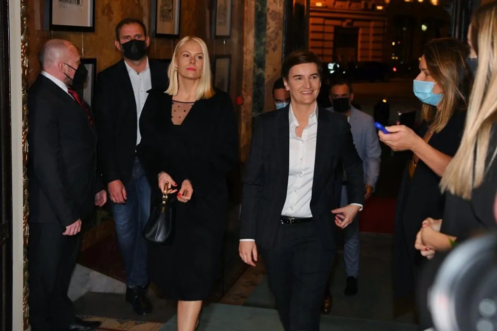 Milici Đurđić, partnerki Ane Brnabić, bez tendera dodeljen niz poslova od države: Milioni za sistematske preglede iz Torlaka, grada Beograda, Vodovoda…