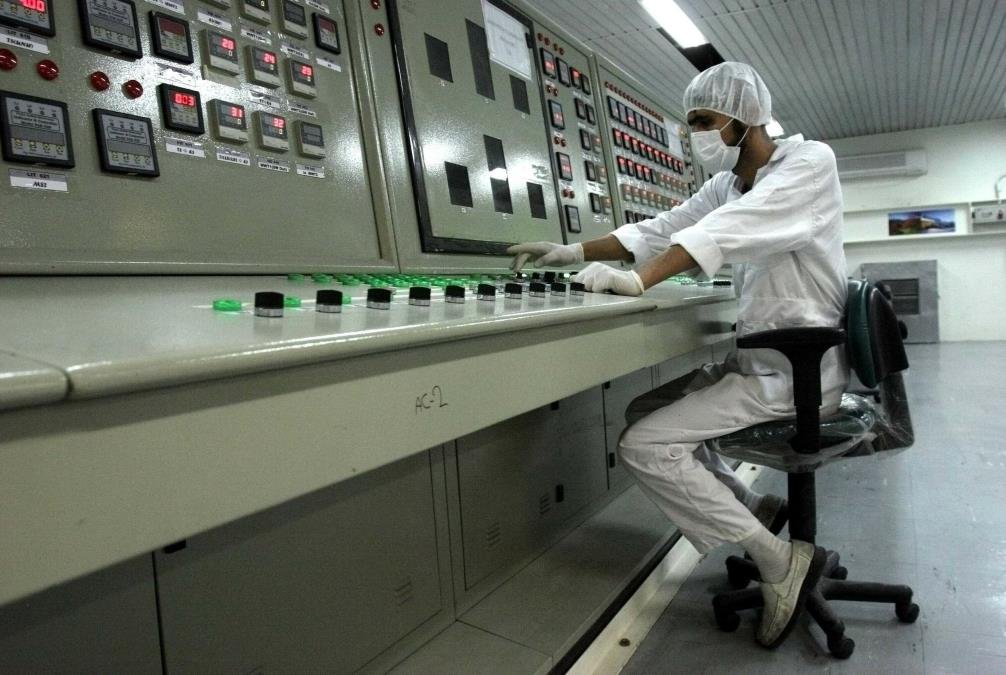 "IRANU POTREBNO DO GODINU DANA DA NAPRAVI NUKLEARNO ORUŽJE":  Teheran ima dovoljno visoko obogaćenog uranijuma za proizvodnju 10 BOMBI!