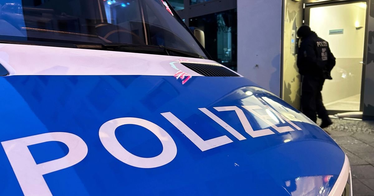 Krenuo za Dansku, a carinicima je bio sumnjiv: Ono što pronašli u prtljažniku ih je ZAPREPASTILO