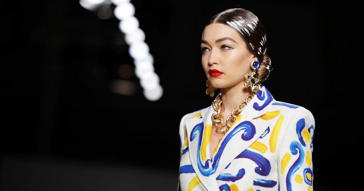 Điđi Hadid "ukrala poglede" na Met Gala: Haljina koju je menjala u poslednji čas postala je modna istorija