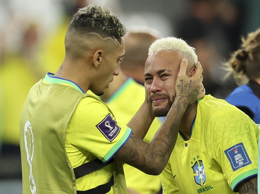 PLANETA JE U ŠOKU - NEJMAR OŠAMARIO SAIGRAČA I BIĆE ŽESTOKO KAŽNJEN! Udario sina slavnog Brazilca, pa uništio snove o Mundijalu - IZBACUJU ga iz reprezentacije?
