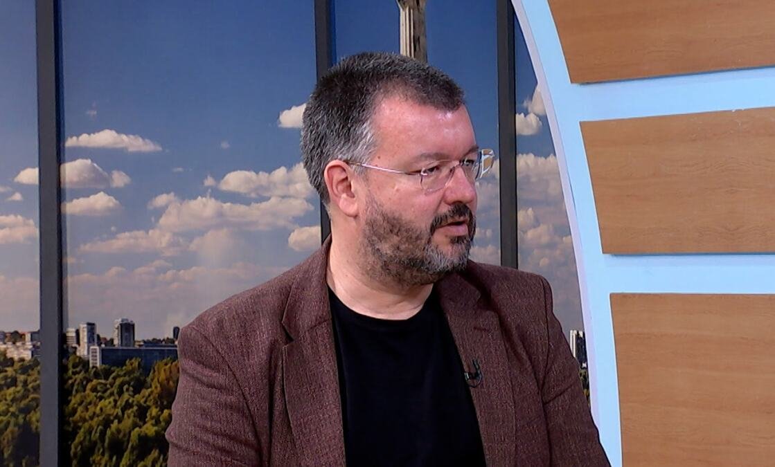 "OPRAVDANO JE DA ĐOKIĆ PODNESE OSTAVKU, ZABRANJENE SU STRANAČKE AKTIVNOSTI NA UNIVERZITETU!" Čedomir Antić za Kurir TV o tzv. Studentskoj listi