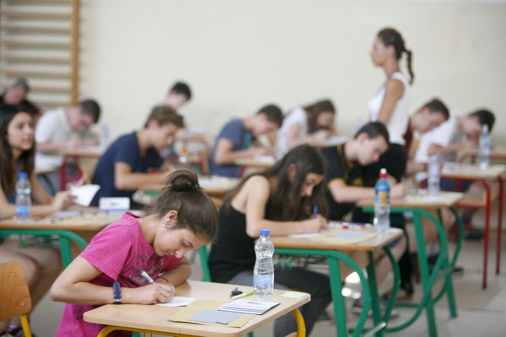 "RAZLIKU NE PRAVI DIPLOMA, VEĆ...": Roditelji, školujete decu za ZANIMANJA KOJA NESTAJU, ove profesije su na UDARU