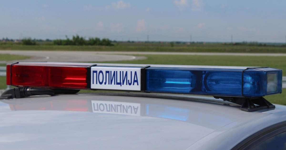 Stravična nesreća na Batajničkoj petlji: Vozila demolirana, srča je svuda po putu, prizori su jezivi