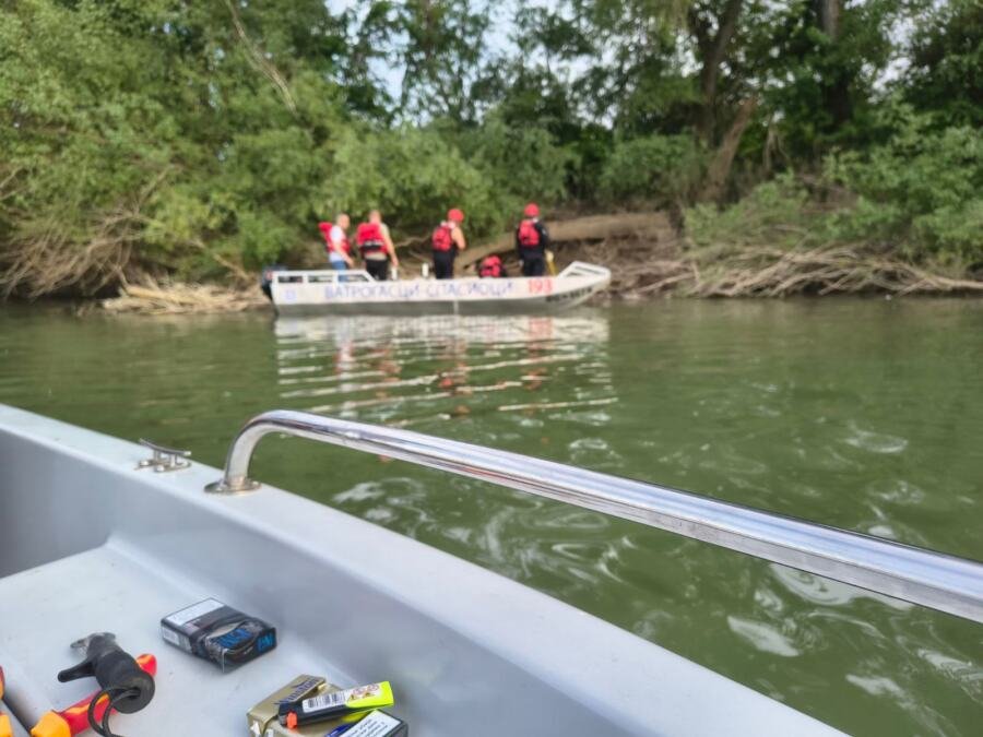 DVA TELA IZVUČENA IZ SAVE: Ribar primetio leš, nađeni muškarci različite starosti - evo detalja horora kod Sremske Mitrovice (FOTO)