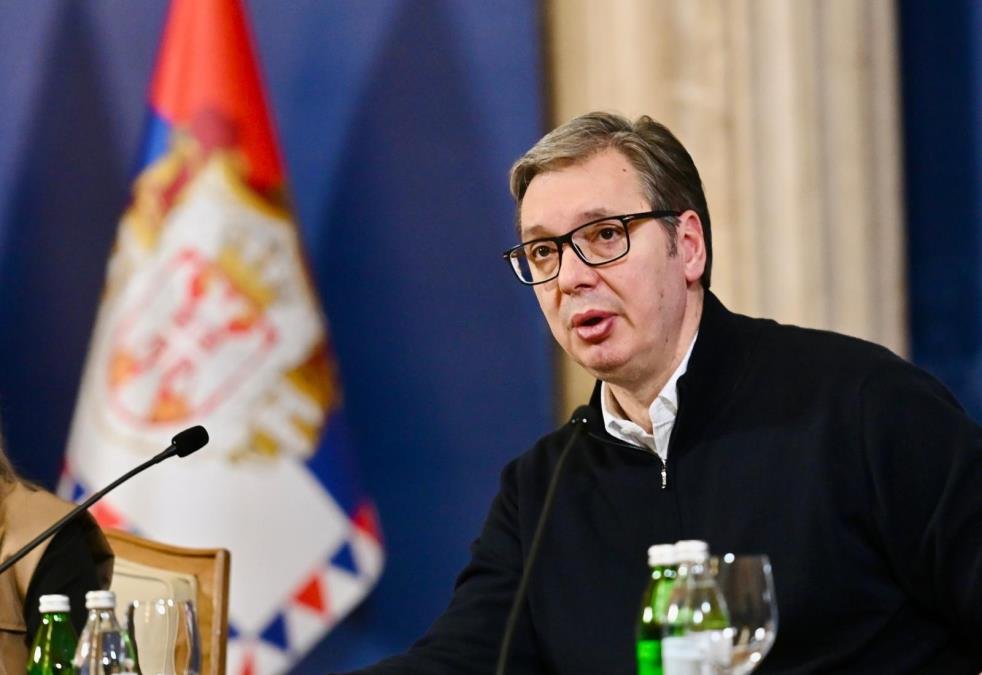 UŽIVO VUČIĆ OTKRIO KADA ĆE BITI DONETA ODLUKA O IZBORIMA, PA NAJAVIO PROGRAMSKI VAŽAN TEKST KOJI ĆE BITI OBJAVLJEN NA KURIRU