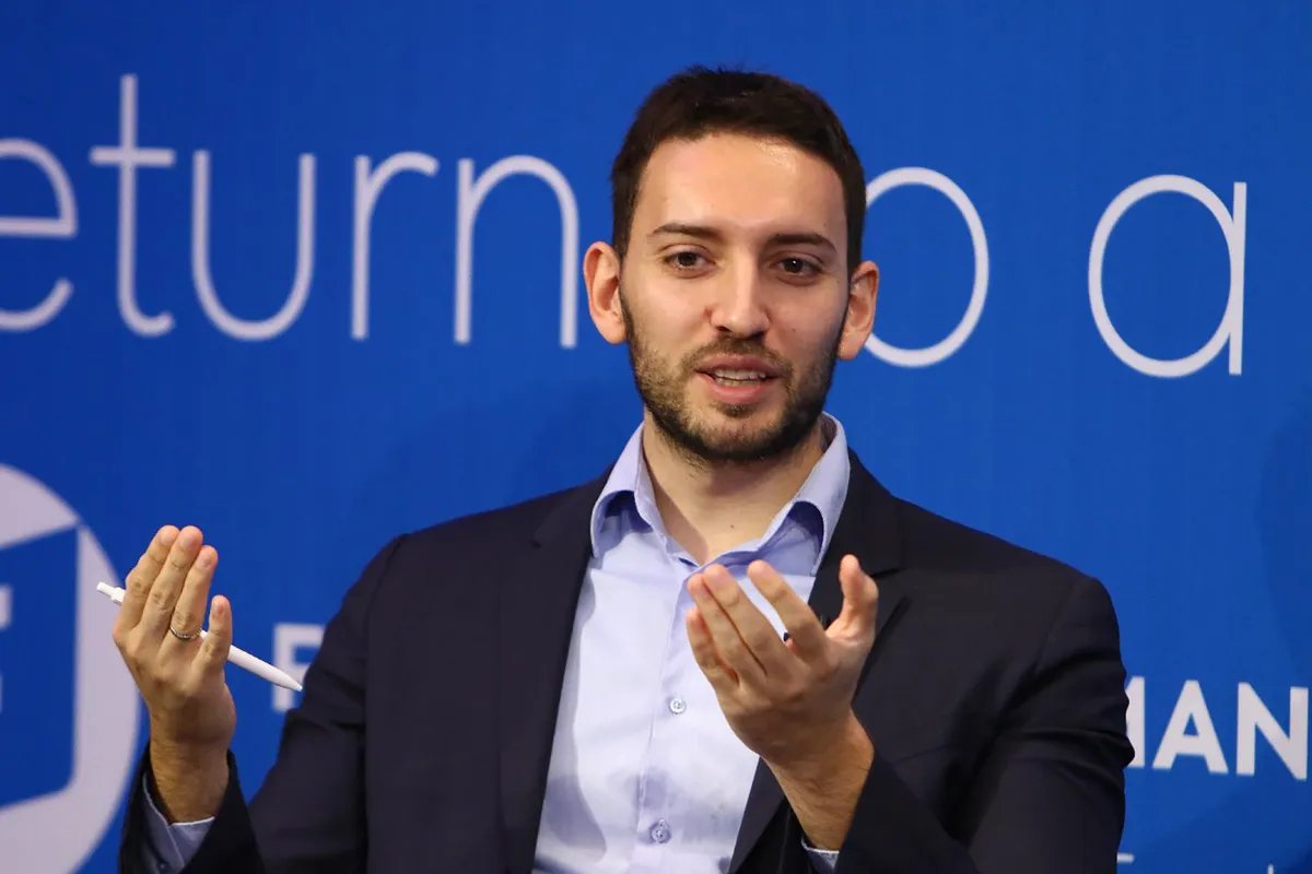 Grbović: Vučić mrcvari javnost, nenormalno je da u maju ne znamo da li su izbori u julu