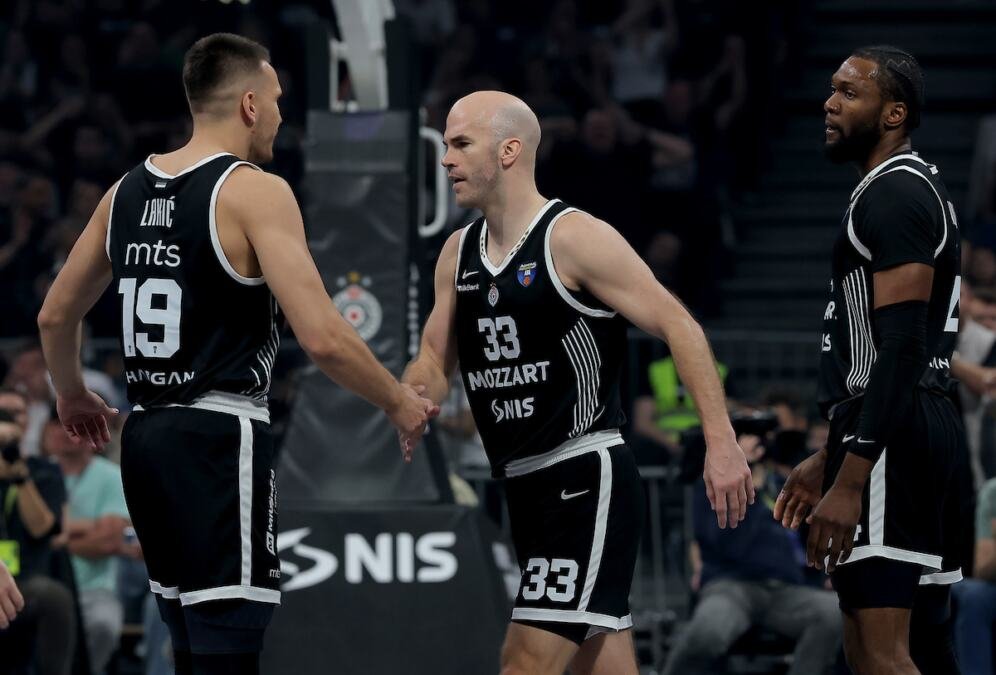 PARTIZAN IGRA ČETVRTFINALE ABA LIGE! Evo gde i kada možete da gledate prvu utakmicu crno-belih u ovogodišnjem plej-ofu!