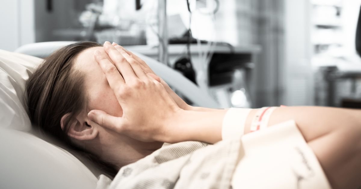 Dugo je živela sa slomljenom kičmom, lekari su rekli da je to NORMALNO posle porođaja: Onda je čula dijagnozu