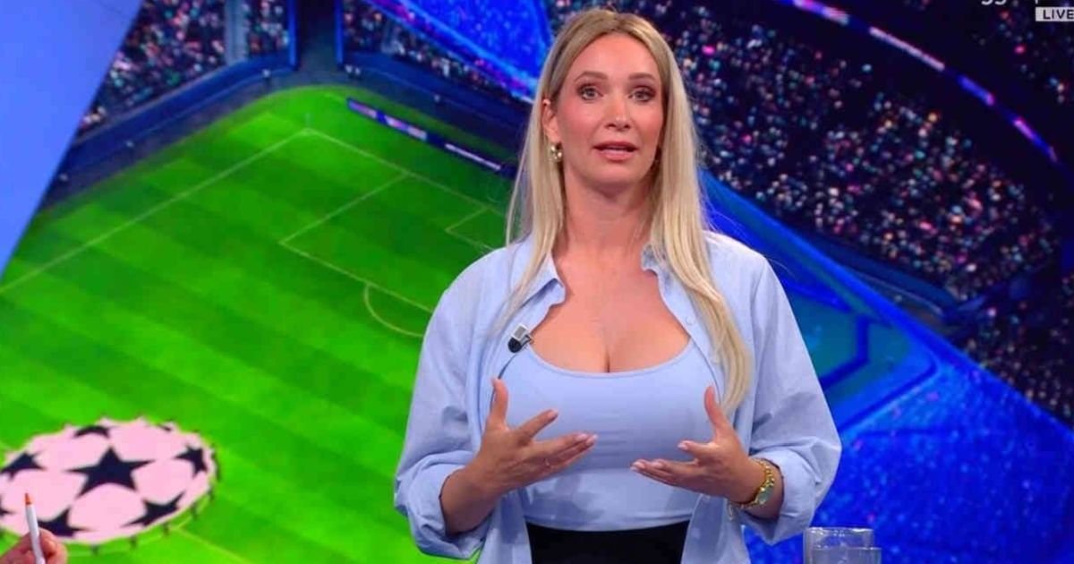 Ko je plavuša koja je zasenila LŠ? Voditeljka u prvom planu, a jedan kadar je postao hit zbog njene "poze"