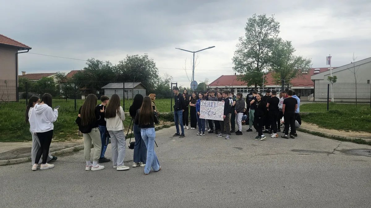 Učenici srednje škole u Lajkovcu obustavili bojkot nastave: Stigao zvanični dopis o smeni tek imenovane direktorke