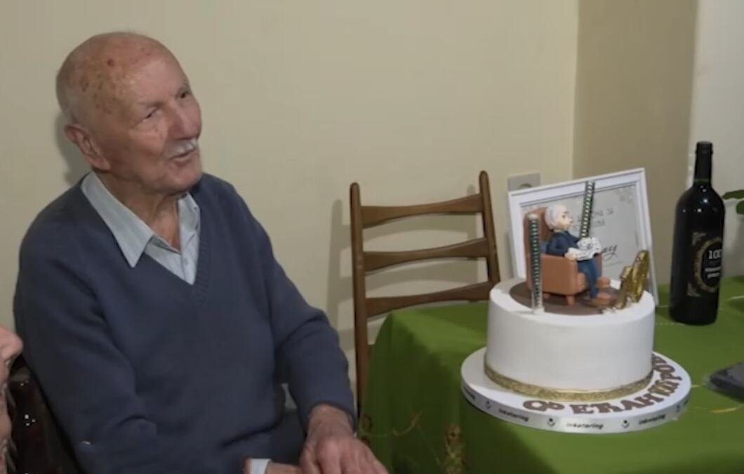 "To nije bila žena, to je bila duša!" Čuveni kruševački šnajder Raško proslavio 100. rođendan i otkrio jedinu tajnu za dug život!