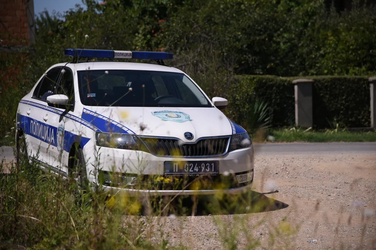 Uhapšen siledžija iz Malog Mokrog Luga: Na ulici pretukao muškarca (59) pred unukom