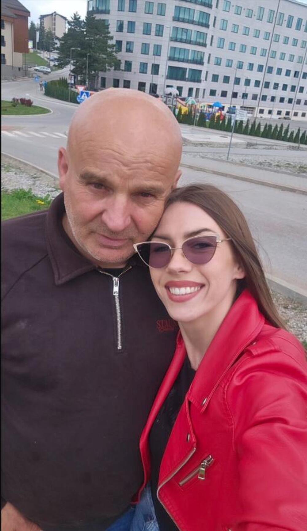 MILJENICA DEDA OPET ŠOKIRA! Novog PASTUVA stavila na MOTOR pa sela ISPRED - nakon OŽENJENOG udarila JOŠ JAČE