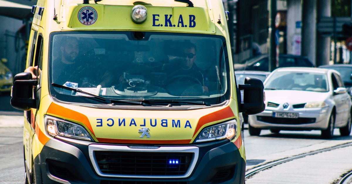 Srpski monah teško povređen u Grčkoj: Iskočio iz vozila Hitne pomoći u pokretu? Lekari mu se bore za život