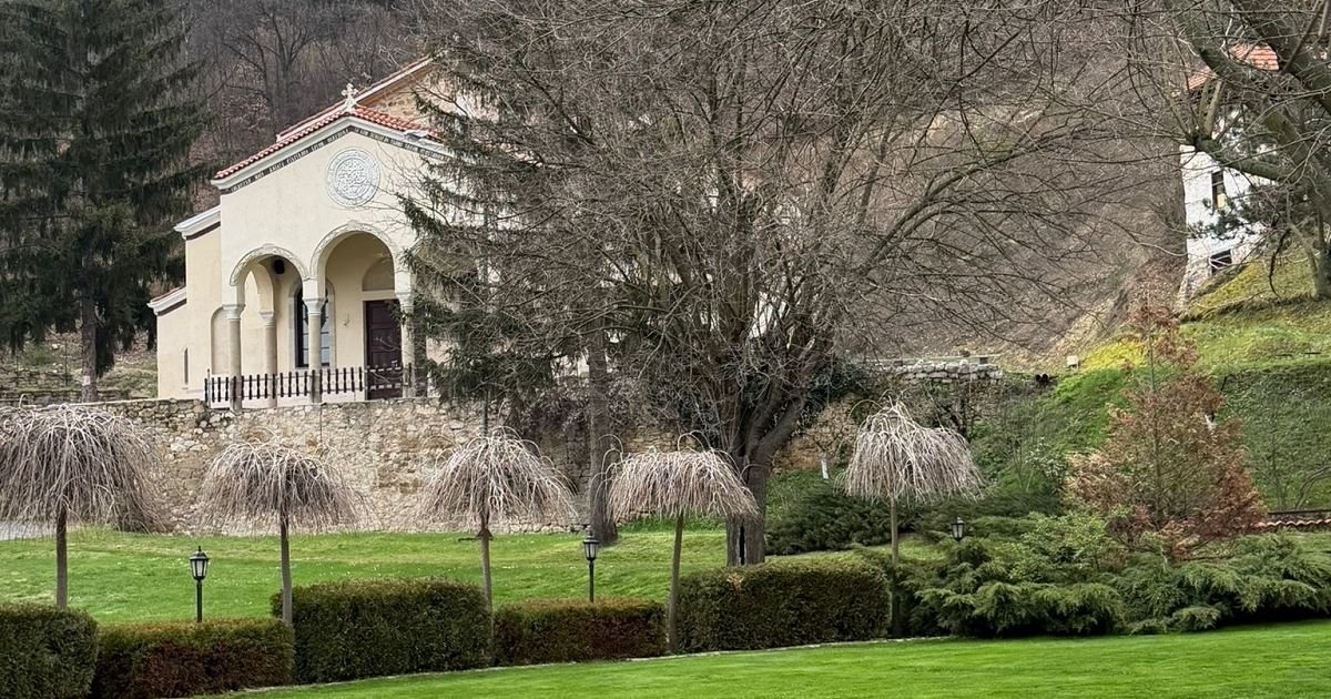 Dve freske koje zbunjuju vernike i istoričare: Misterija u manastiru u Srbiji traje i danas