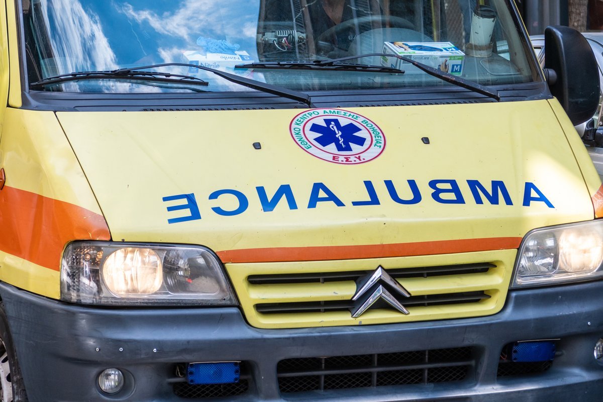 Srpski monah iskočio iz kola Hitne pomoći u Grčkoj, teško povređen