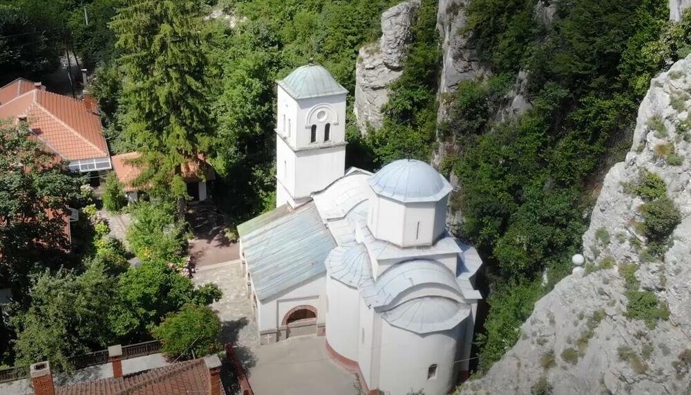 U OVOM SRPSKOM MANASTIRU SE SVAKE GODINE NA ĐURĐEVDAN DEŠAVA NEŠTO NEOBJAŠNJIVO: Misteriju još niko nije rešio