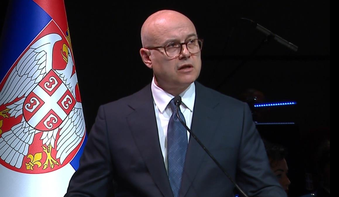 "REDOVI ZBOG INDEKS SENDVIČA JOŠ ŽULJAJU BLOKADERE"! Vučević o histeriji zbog doručka sa Vučićem: Zar da zatvaramo lokale gde Marinika jede pogačice i musli?!