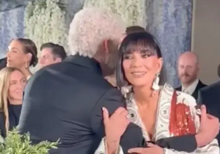 Video bivšu taštu pa joj poleteo u zagrljaj: Njen kiseli osmeh sve objasnio, mreže gore od komentara (video)